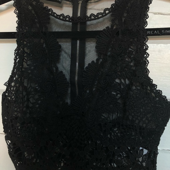 Black Lace Crop top - Picture 2 of 2